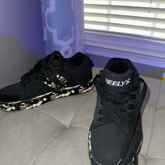 Heely's - Picture 4 of 7